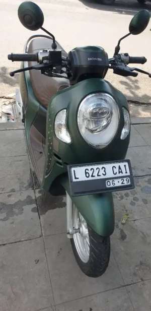 Jual bekas Scoopy Stylish th 2024 istimewa pjkbaru,lokasi di Surabaya Kota