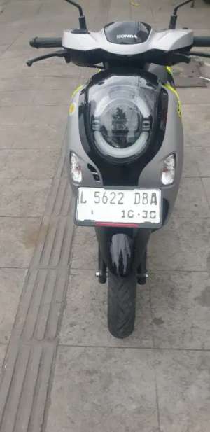 Jual bekas Scoopy Terbaru th 2025 istimewa km 05 rb pjk baru,lokasi di Surabaya Kota