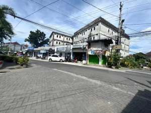 Selangkah Kampus UGM, Lingkungan Kos, Cafe Homestay lokasi di Yogyakarta Kota, tersedia melalui melalui situs Olx