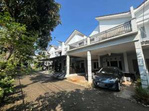 Selangkah ke Masjid Rumah Hadap Timur di Cluster Jade Permata Icon lokasi di Tangerang Kota, tersedia melalui melalui situs Olx