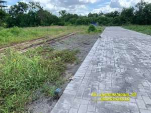 SELANGKAH RING ROAD KRONGGAHAN DIJUAL CEPAT DEKAT EXIT TOLL lokasi di Sleman Kab., tersedia melalui melalui situs Olx