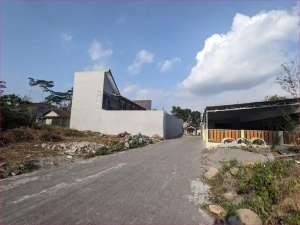 Selatan Kampus UII Tanah Apik SHM Cocok Untuk Kos Lebar Jalan 7 Meter lokasi di Yogyakarta Kota, tersedia melalui melalui situs Olx