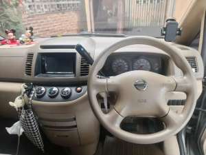 Jual bekas Serena 2012 mulus terawat pakaian pribadi no kendala,lokasi di Jakarta Selatan