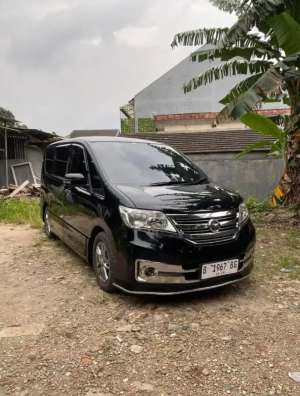 Jual bekas Serena HWS panoramic Roof 2014,lokasi di Depok Kota