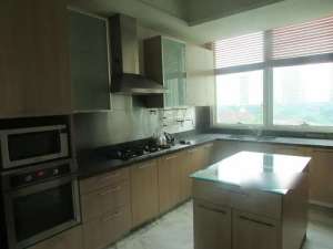 Sewa Apartemen The Peak Di Sudirman CBD Jakarta lokasi di Jakarta Selatan, tersedia melalui melalui situs Olx