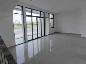 Sewa cepat rumah pik2 10x15 view danau lokasi di Tangerang Kab., tersedia melalui melalui situs Olx