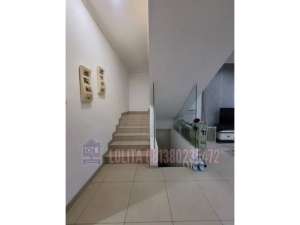 Sewa Murah Rumah Cantik 2,5 Lantai Fully Furnished Siap Huni Tinggal Bawa Koper di PIK Pantai Indah Kapuk Jakarta Utara lokasi di Jakarta Utara, tersedia melalui melalui situs Olx