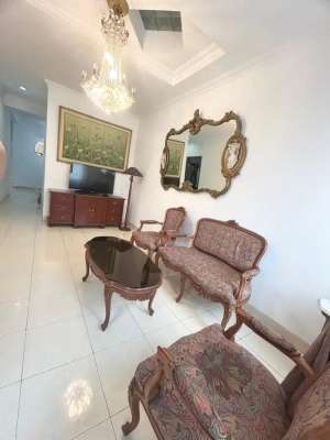 Sewa Murah Rumah Semi Furnished Raffles Hills Cibubur lokasi di Bekasi Kota, tersedia melalui melalui situs Olx