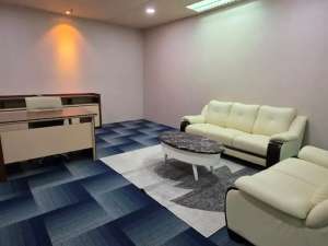 Sewa ruang kantor Furnished di Menara Batavia Jakarta Selatan lokasi di Jakarta Pusat, tersedia melalui melalui situs Olx