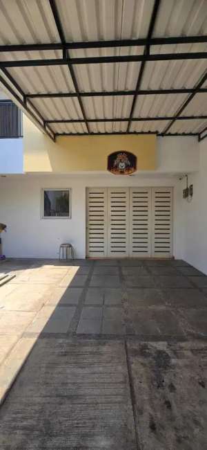 Sewa Rumah 4 Kamar Semi Furnish Manyar Pik1 lokasi di Jakarta Utara, tersedia melalui melalui situs Olx