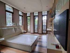 Sewa Rumah Besar Siap Huni Tengah Kota Area Turangga Buah Batu lokasi di Bandung Kota, tersedia melalui melalui situs Olx