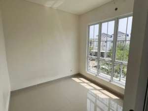 Sewa Rumah Cluster Monaco Sportcity Jababeka lokasi di Bekasi Kab., tersedia melalui melalui situs Olx