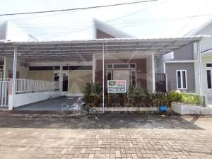 Sewa Rumah Hadap Timur Siap Huni One Gate System lokasi di Pontianak Kota, tersedia melalui melalui situs Olx