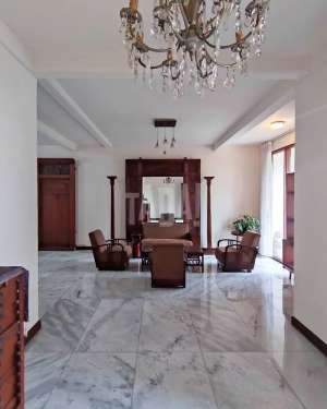 Sewa Rumah Kemang Jakarta Selatan lokasi di Jakarta Selatan, tersedia melalui melalui situs Olx