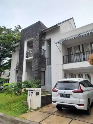 Sewa Rumah Modernland Premier Park 2 Tangerang Furnish 4 kamar lokasi di Tangerang Kota, tersedia melalui melalui situs Olx