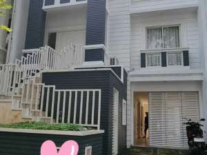 Sewa rumah pik1 8x25 lokasi di Jakarta Utara, tersedia melalui melalui situs Olx