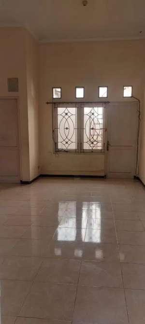SEWA RUMAH RUNGKUT lokasi di Surabaya Kota, tersedia melalui melalui situs Olx