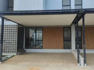 Sewa Rumah Suvarna Cluster Basanta 41 Bedrooms Tangerang lokasi di Tangerang Kab., tersedia melalui melalui situs Olx