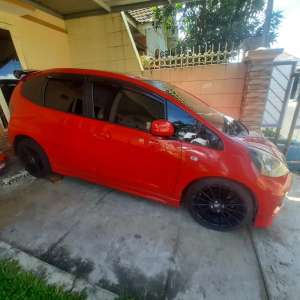 Jual bekas SGT BU JAZZ S MERAH 2008 BODY RS 2014 TERBAIK, PRIBD, PLAT JTM , MULUS,lokasi di Malang Kota