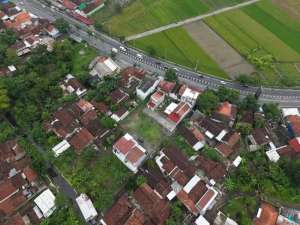 SHM Pecah, Tanah Prambanan Pinggir Jalan Raya lokasi di Sleman Kab., tersedia melalui melalui situs Olx