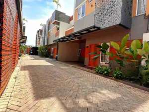 SIAP HUNI Dijual Rumah 2 LantaiRooftop Mewah Bisa KPR Jagakarsa - Jakarta Selatan lokasi di Jakarta Selatan, tersedia melalui melalui situs Olx