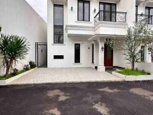 SIAP HUNI DIJUAL Rumah American Classic Bisa KPR Mewah Pondok Gede Kota Bekasi lokasi di Bekasi Kota, tersedia melalui melalui situs Olx