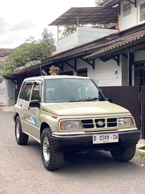 Jual bekas Sidekick 2000 warna rare,lokasi di Bandung Kota