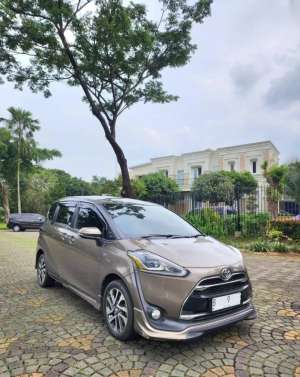 Jual bekas Sienta Q 2017 B genap Pjk jan 2027 km 94rb Rec Toyota Coklat Met,lokasi di Tangerang Kota