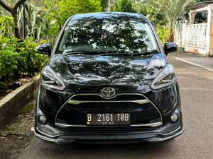 Jual bekas Sienta Q AT 2016 Hitam DP 8jt Cash Atau Kredit Terbaik SeOLX,lokasi di Jakarta Timur