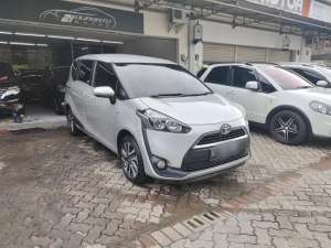 Jual bekas SIENTA V AUTOMATIC 2016 SILVER TOYOTA,lokasi di Tangerang Selatan Kota