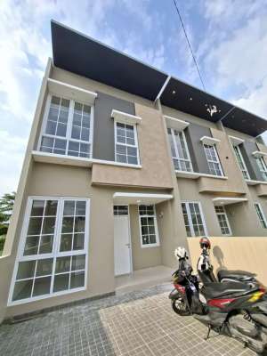 Sisa 1 Unit Rumah Baru Siap Huni Di Cisaranten Arcamanik Antapani lokasi di Bandung Kota, tersedia melalui melalui situs Olx