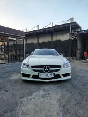 Jual bekas SLK 200 MODEL SLK 55 YEAR 202 NIK 2011 PUTIH INT MERAH KONDISI TOP,lokasi di Kab. Badung