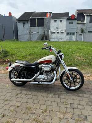 Jual bekas SPORTSTER XL883 SUPERLOW CUSTOM 2014,lokasi di Bandung Kota