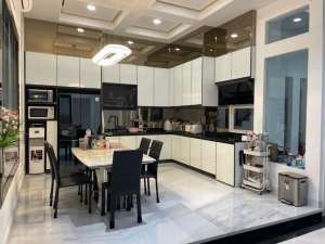 Ss.3587- MurahDijual Rumah LUXMewah 14x21 di Villa Artha Gading Hadap Timur Jalan 3 Mobil lokasi di Jakarta Utara, tersedia melalui melalui situs Olx