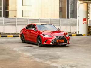 Jual bekas Stiker merah lexus es300h ultra luxury 2024 lexus es300,lokasi di Yogyakarta Kota