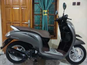 Jual bekas Super istimewa low km scoopy stylish donat cbs iss super mulus nominus,lokasi di Bandung Kota