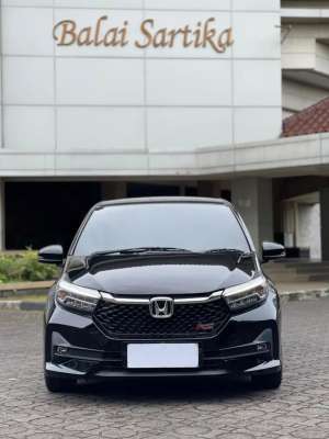 Jual bekas SUPER LOW KM BRIO RS 2024 CVT D BLACK,lokasi di Bandung Kota