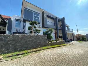 SUPER MEWAH RUMAH lt 420m2 GRAHA PERMATA MIJEN DEKAT BSB CITY lokasi di Semarang Kota, tersedia melalui melalui situs Olx