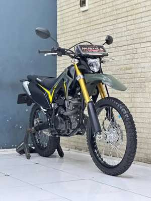 Jual bekas SUPER MULUSHONDA CRF 150 TH 2024 Nopol kab. OdO 14RB UTUH SIAP PAKAI,lokasi di Malang Kota