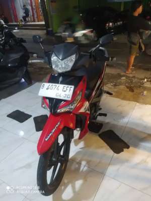 Jual bekas Supra 125 fi 2015 lengkap hidup original,lokasi di Jakarta Barat