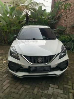 Jual bekas Suzuki Baleno AT Hatchback Putih 2022,lokasi di Sleman Kab.