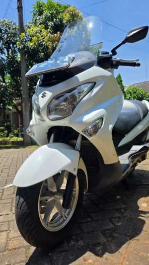 Jual bekas Suzuki Burgman 200 Low KM,lokasi di Depok Kota