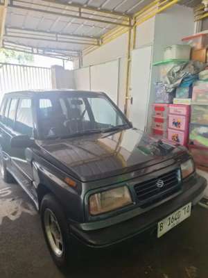 Suzuki Escudo 1995 lokasi di Jakarta Selatan, tersedia melalui melalui situs Olx