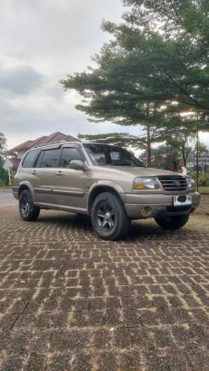 Jual bekas Suzuki Escudo 2004 Bensin,lokasi di Bogor Kab.