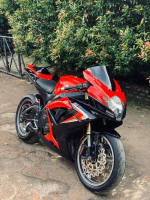 Jual bekas Suzuki GSX 600 moge termurah,lokasi di Jakarta Selatan