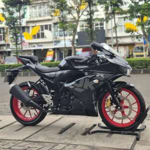 Jual bekas SUZUKI GSX R150 ABS 2021 BLACK KM 4K PAJAK PANJANG SUPERB,lokasi di Bekasi Kota