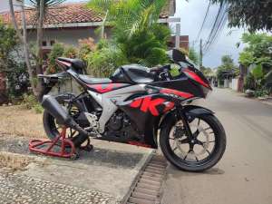 Jual bekas SUZUKI GSX R150 TAHUN 2017 SIAP GAS,lokasi di Jakarta Timur