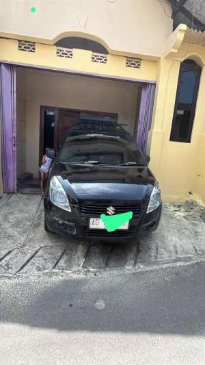 Jual bekas Suzuki splash 2012 manual,lokasi di Surakarta Kota