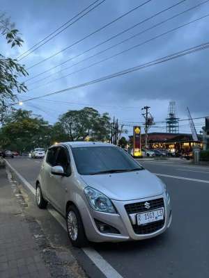 Jual bekas Suzuki Splash Matic 2015 Low KM Purwokerto,lokasi di Banyumas Kab.