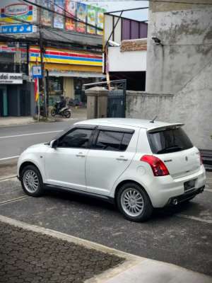 Jual bekas SUZUKI SWIFT GT GT1 2007 CBU Manual Putih Mulus,lokasi di  